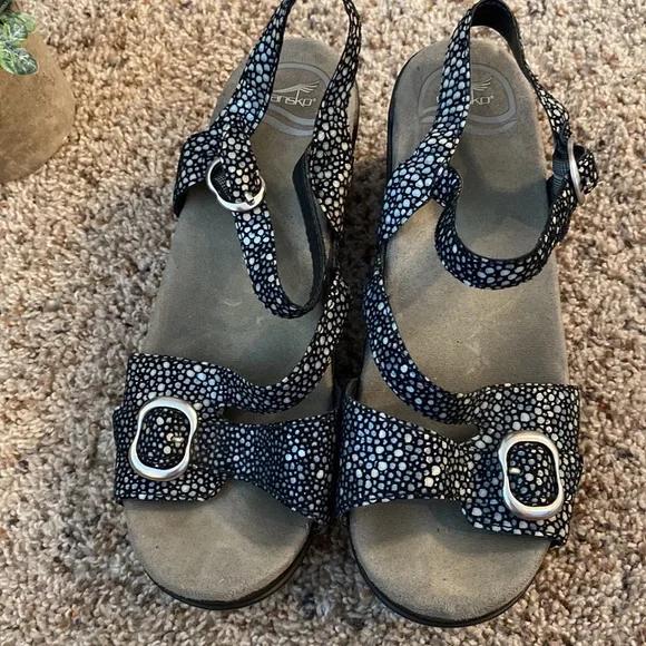 Dansko Heels - Picture 3 of 5